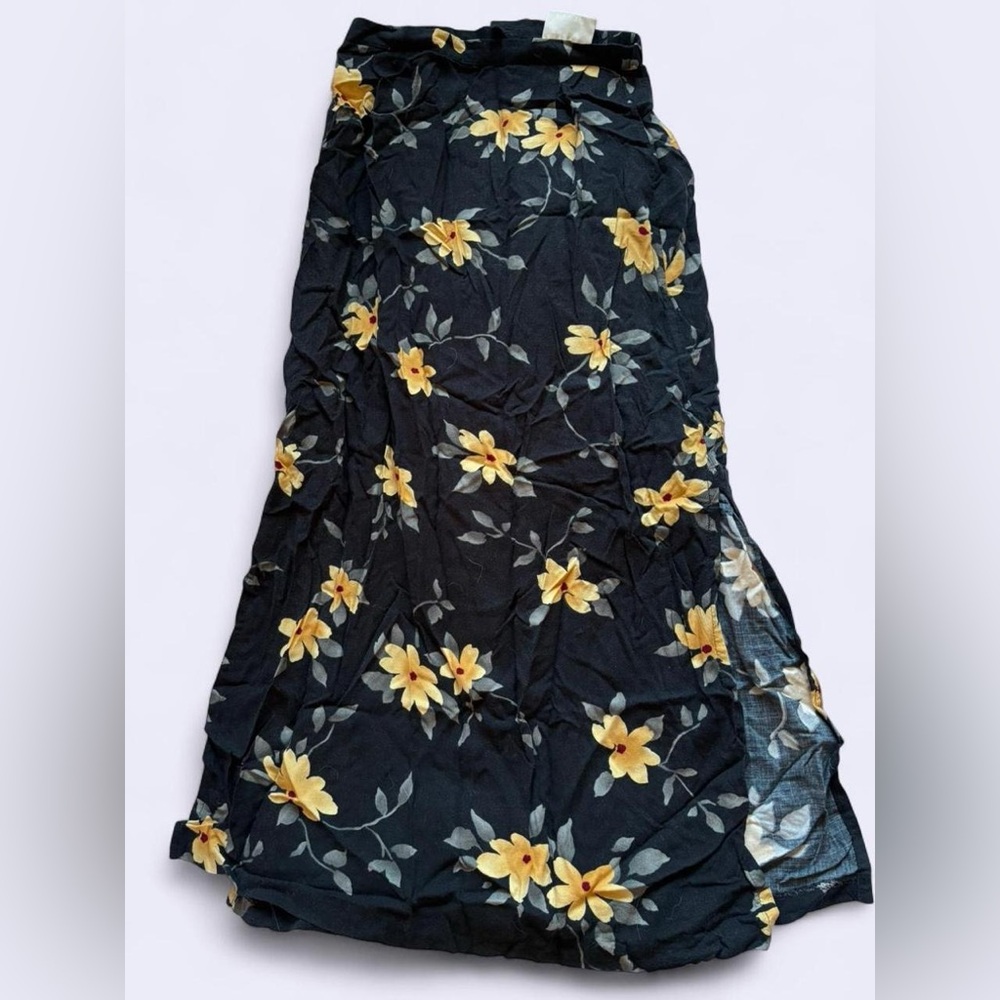 Vintage Kathie Lee Collection Black and Yellow Floral Maxi Skirt. Size 6.